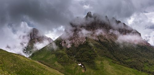 Здесь рвутся тучи об острые края или дождлив июнь на Западном Кавказе