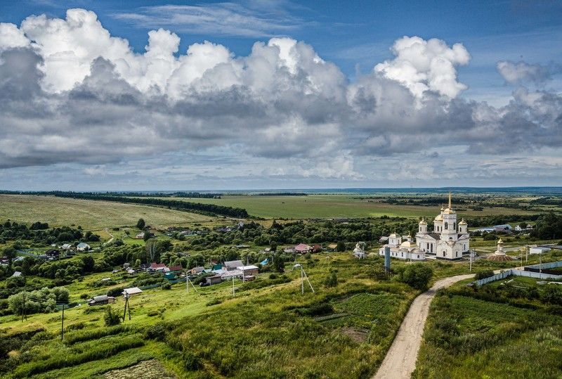 Церковь в большой валяевке. Большая Валяевка Пензенская область. Валяевка Пензенская область храм. Храм в большой Валяевке Пенза. Храм малая Валяевка Пенза.