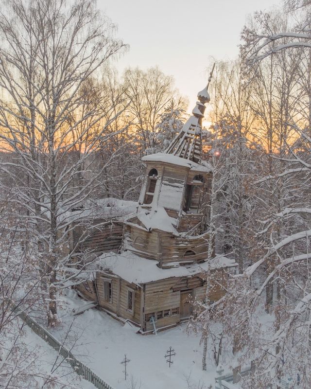 Храм под снегом