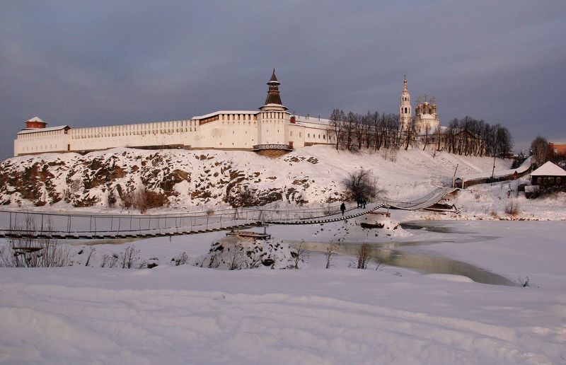 верхотурский кремль,свято-троицкий собор,река тура На берегах Туры...photo preview