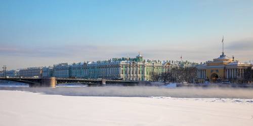 Зимний день с видом на Зимний дворец