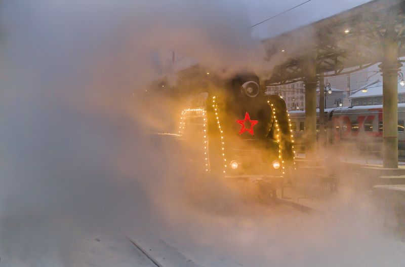 киевский вокзал, поезд, паровоз, дед мороз Поезд Деда Морозаphoto preview