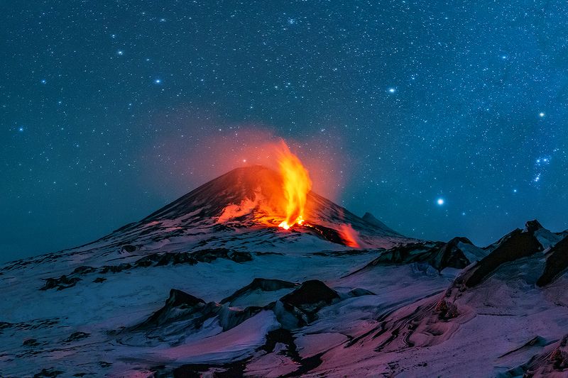 Камчатка, вулкан, извержение, природа, путешествие, фототур, пейзаж, лава, ночь, звезды Дыхание Драконаphoto preview
