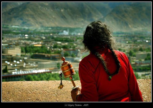 # Бабушка и город # из серии # Психоделический Тибет #