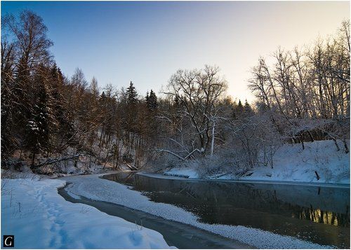 Зимний вечер на реке Воря.