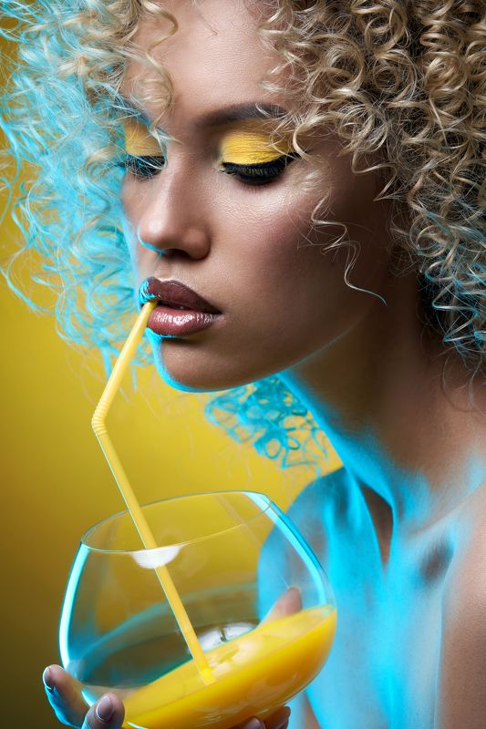 woman, portrait, girl, yellow, makeup, closeup, fashion, fashionable, cute, attractive, face Yellow juicephoto preview
