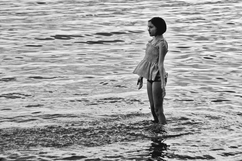девушка, озеро, лето, взгляд, волосы, апатиты Солнечный денёкphoto preview