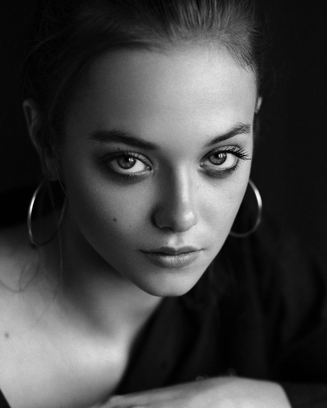 portrait, bw, dnb, girl, woman, retouch, eyes, beautiful, canon, 85mm Evgeniaphoto preview