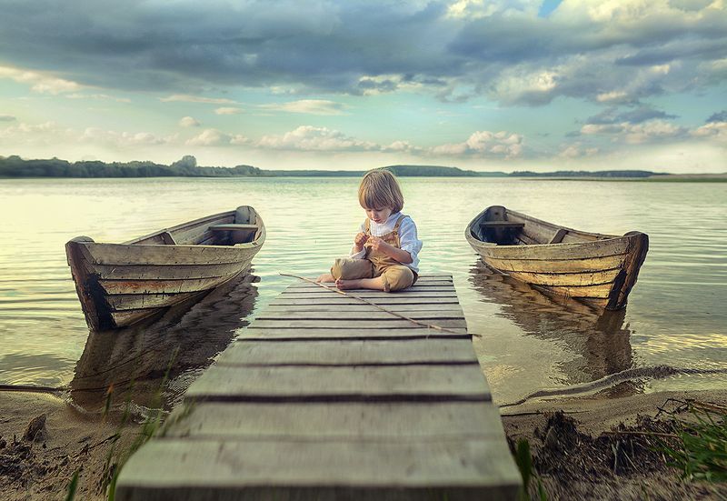 ребенок лодка вода небо лето Времяphoto preview