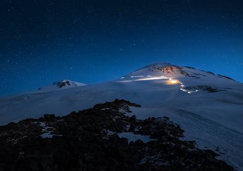 Ночь на склоне горы Эльбрус