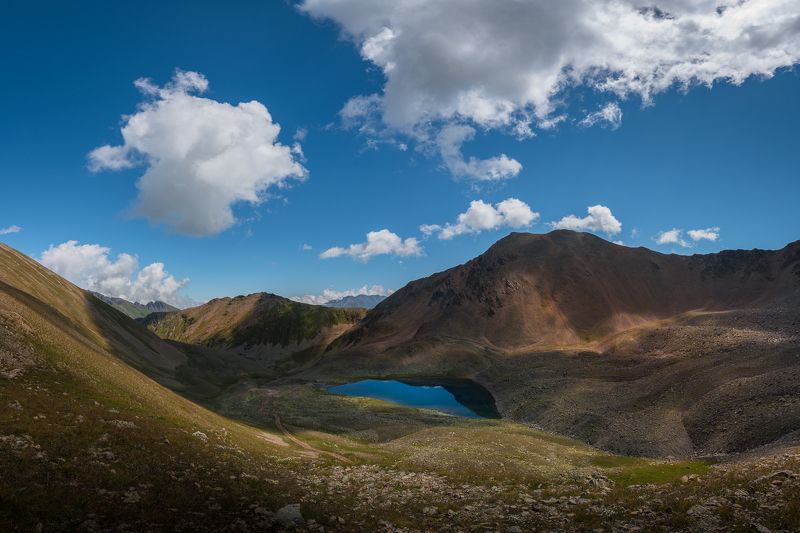 кавказ, карачаево-черкесия, ущелье, горы, озеро Перевал Мухинскийphoto preview