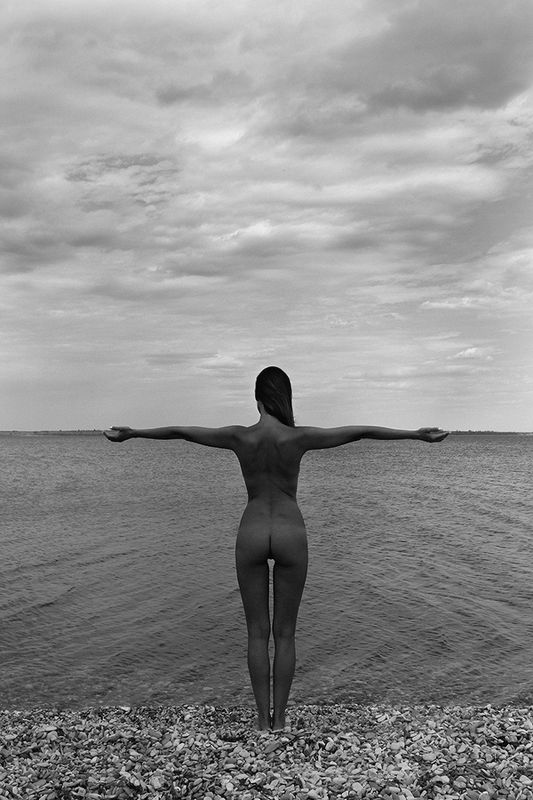 art nude, fine art nude, bw nude photo, conceptual, minimalism nude Equilibrium 4photo preview