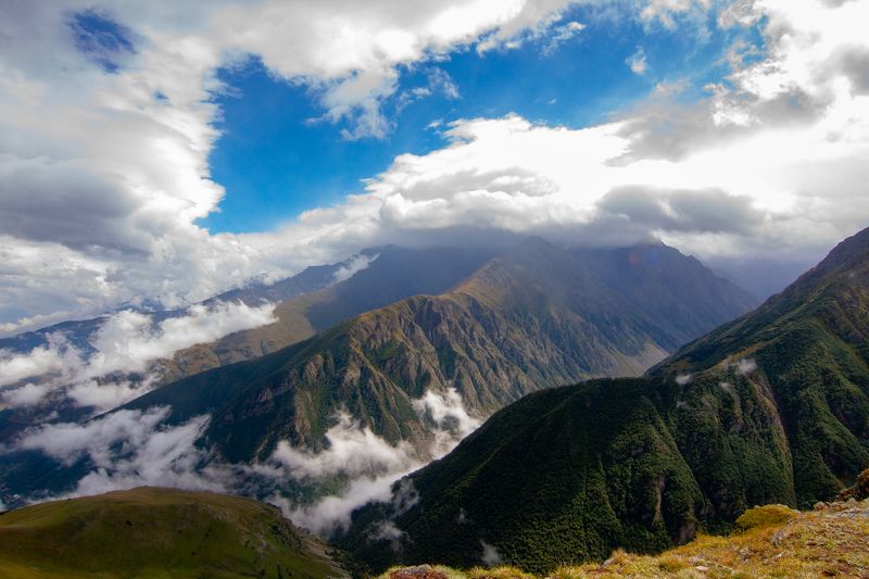 Горы, облака, пейзаж, день, природа В облакахphoto preview