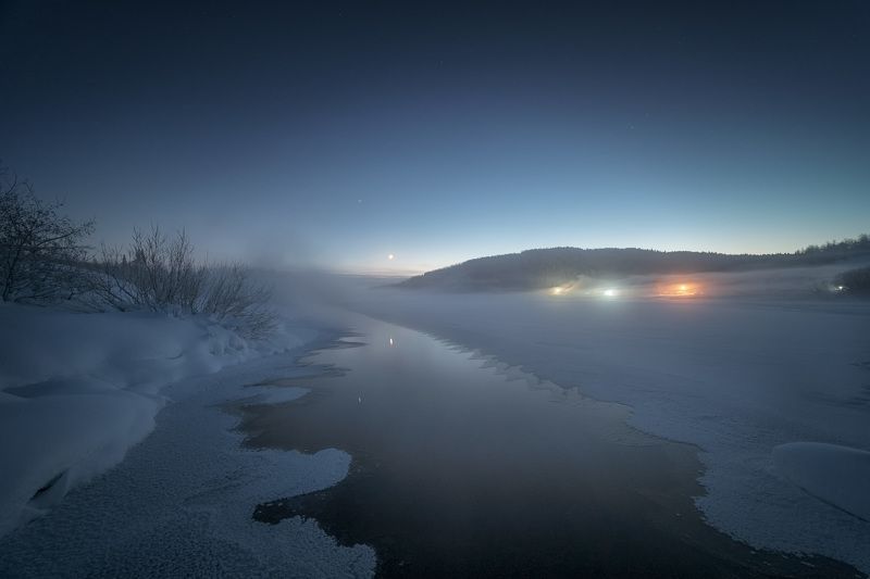 зима, вишера, река, лед, снег, мороз, туман, ночь, холод, пермь, красновишерск Месяц над Вишеройphoto preview