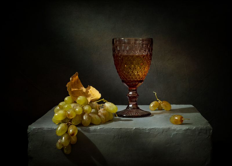 натюрморт, виноград Гроздь виноградаphoto preview