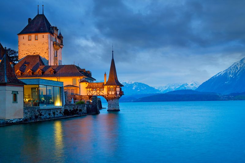 Замок Оберхофен на озере Тун, Швейцария