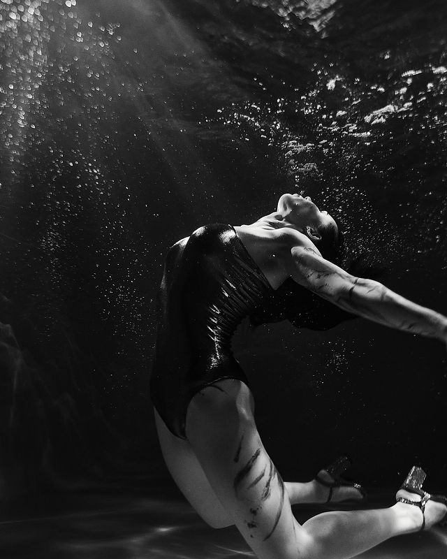 underwater, подводная съемка, модель, девушка, красота Moonphoto preview