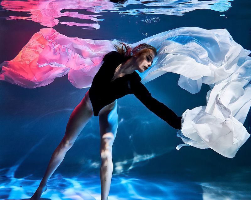 девушка, красота, подводная съемка,  модель, фото под водой Underwater portraitphoto preview