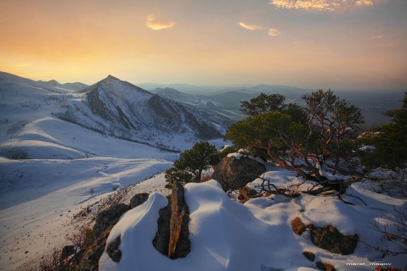 горы,зима,закат,вечер,вершины,пейзаж,небо,деревья,дагестан,природа Горный пейзаж..photo preview
