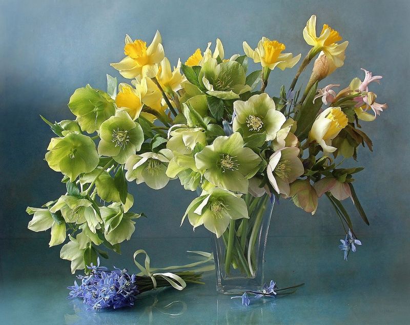 натюрморт, цветы, морозники, весна, марина филатова Цветы лучатся обаянье разливаяphoto preview