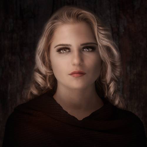 Lauren. Photographer Eddie Leach