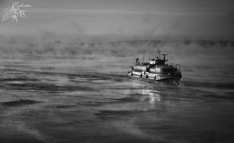 волга, утро, мороз, туман, лед, вода, паром, ом-152 Маленький, но очень гордый паром.photo preview