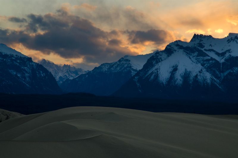 Чарские пески, Кодар вечер с видом на Кодарphoto preview