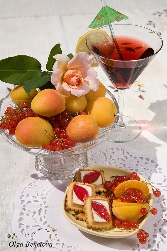 абрикосы, печенье, сладости, коктейль Натюрморт с абрикосамиphoto preview