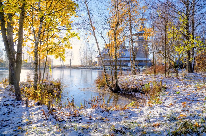 осень, зима, снег, солнце, листва, храм На пороге зимыphoto preview