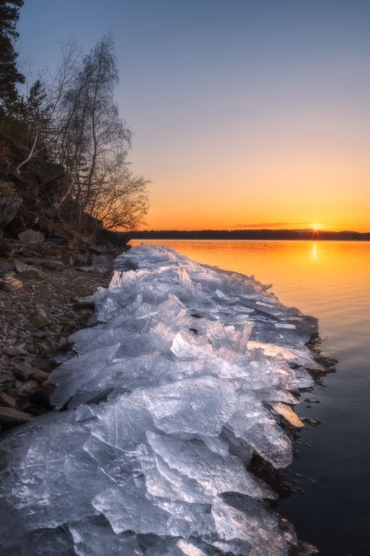 весна, озеро, лед, закат, пейзаж Последний ледphoto preview