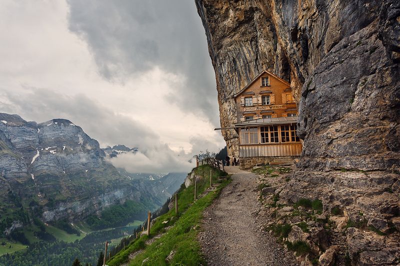 Самый известный отель Aescher в Швейцарии