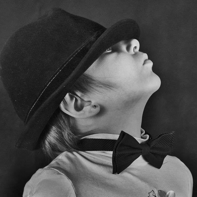 девочка, взгляд, глаза, эмоции, апатиты, шляпа, бабочка В шляпе и с бабочкойphoto preview