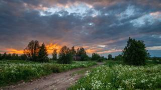 Вечерело