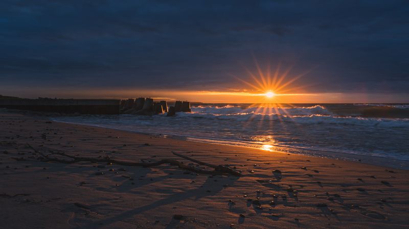 балтийское море, закат, солнце, лучи, волны *photo preview
