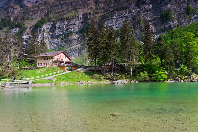 Озеро в Альпах, Швейцарияphoto preview