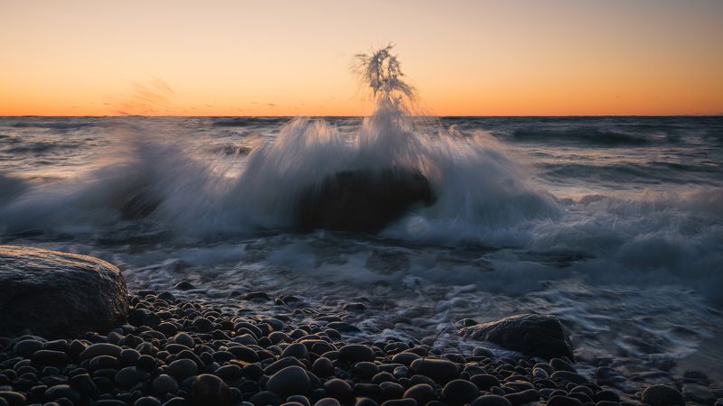 балтийское море, закат, волны, всплеск, камни *photo preview