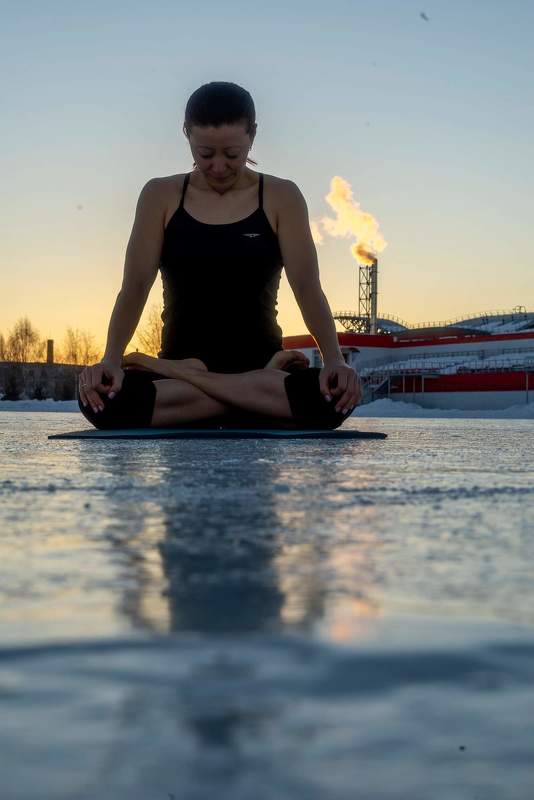 #sport, #yoga, #photoart, #ice, #wintet Yoga on the icephoto preview