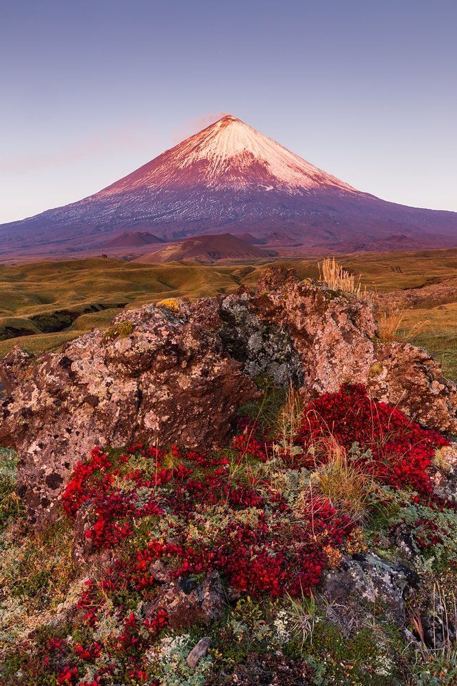 Вулкан вертикальное фото