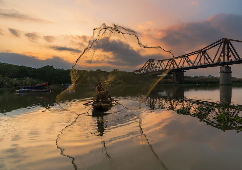 vietnam, daily life, river, water, sunset, bridge Fishing in the riverphoto preview