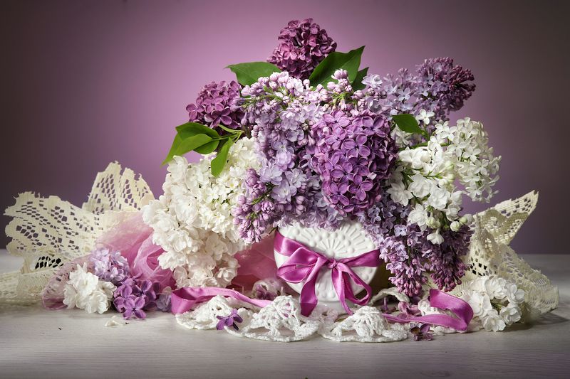 натюрморт, цветы, сирень, салфетка, ваза Цветет сиреньphoto preview