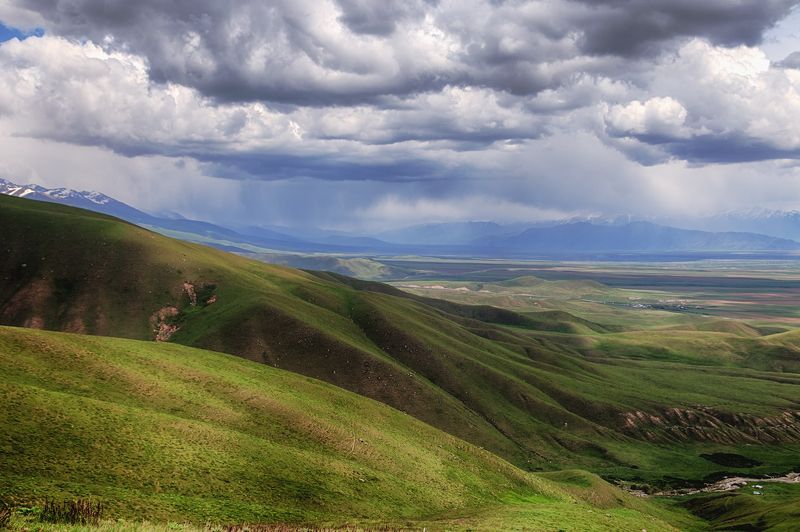 кыргызстан,горы, суусамыр Полет грозыphoto preview