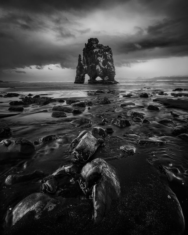 Landscape seascape black&white mood dramatic sea Icela d The Sirens\' Graveyardphoto preview