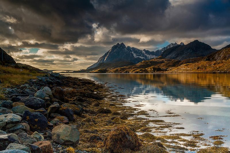 норвегия,лофотены,горы,фьорд Низкая облачностьphoto preview