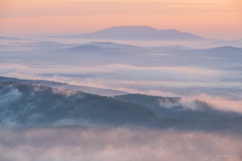 горы, урал, пейзаж, туман, рассвет Пастельное утроphoto preview