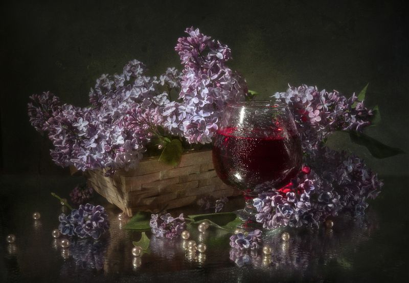 сирень,корзина,вино,бокал,жемчужины,отражение,весна Сладкая Сиреньphoto preview