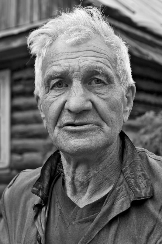 портрет, мужчина, заболотье, апатиты, деревня Сторожил деревни Заболотье 001photo preview