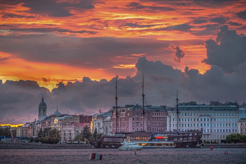 Красивые закаты в Санкт-Петербурге