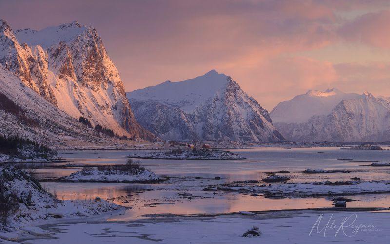 Colors of Arctic – Winter in the Lofoten Islands