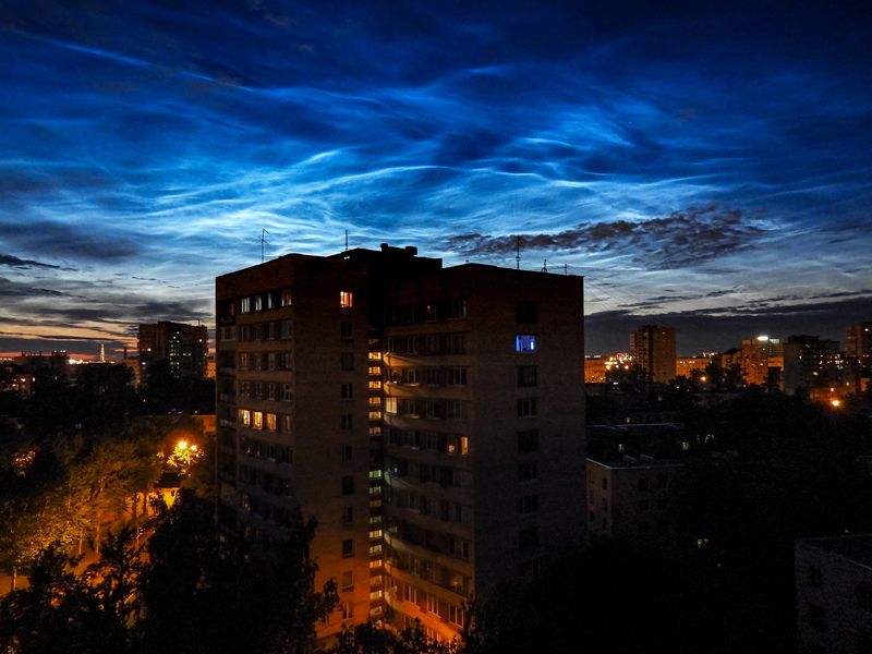 Серебристые облака над Петербургом