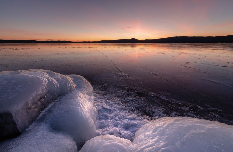 Лёд на озере Тургояк